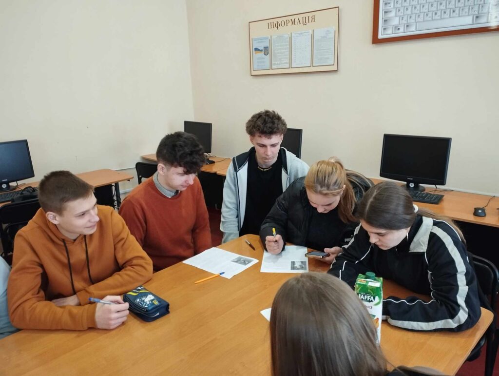 C:\Users\1\Desktop\Фото ЖІНКИ\482994389_4025280401126530_6447328006879883210_n.jpg